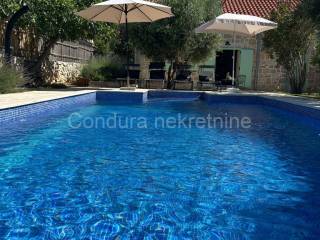 Kamena kuća, Prodaja, Privlaka, Privlaka