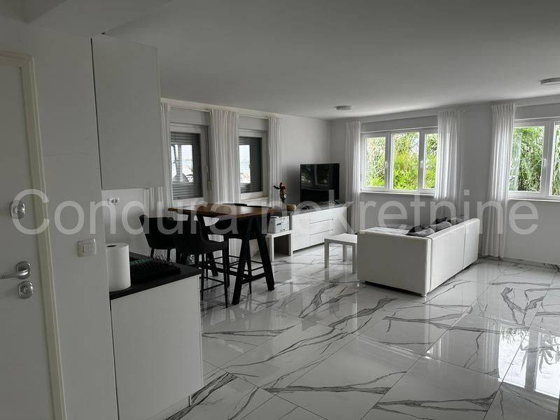 Apartman na moru, Prodaja, Vir, Vir