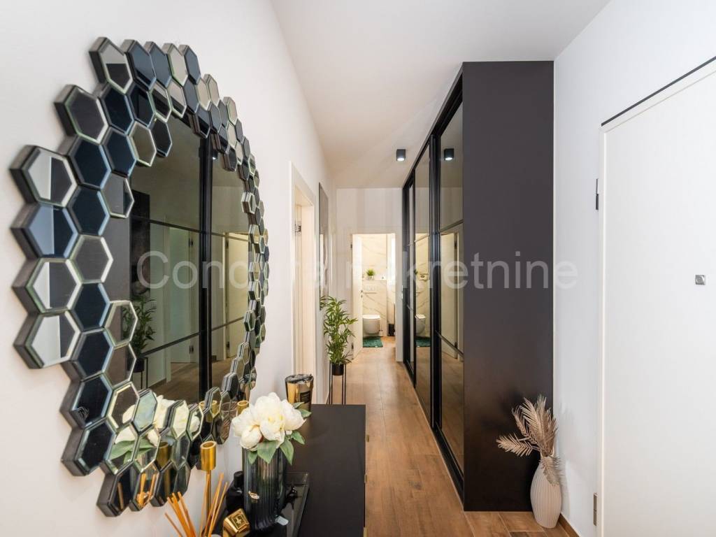 Apartman s okućnicom, Prodaja, Nin, Zaton