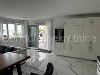 Apartman na moru, Prodaja, Vir, Vir