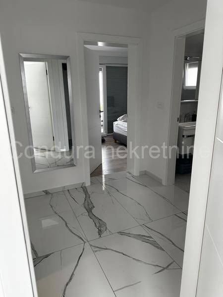 Apartman na moru, Prodaja, Vir, Vir