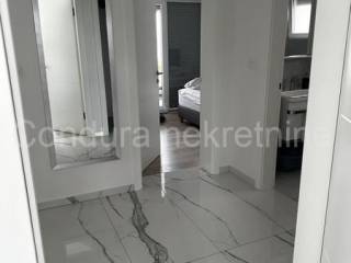 Apartman na moru, Prodaja, Vir, Vir