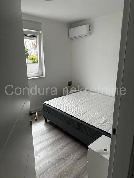 Apartman na moru, Prodaja, Vir, Vir