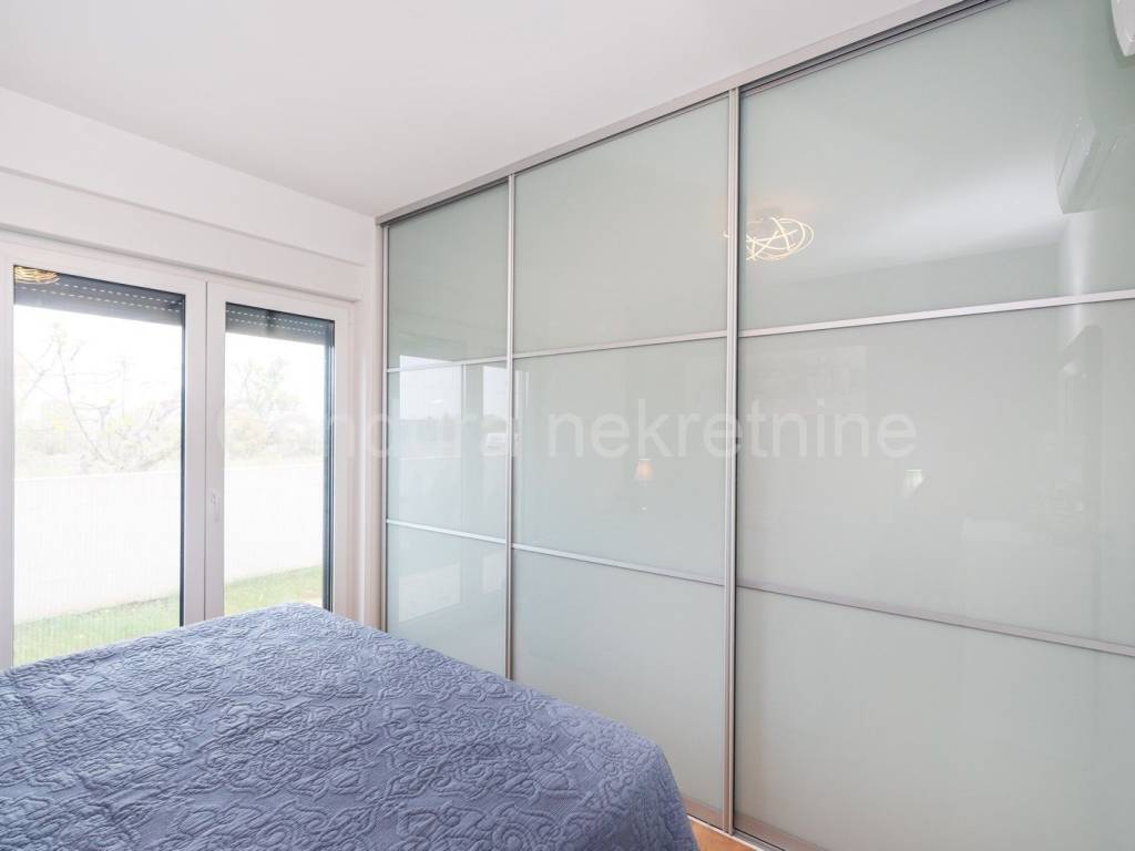 Apartman s okućnicom, Prodaja, Nin, Zaton