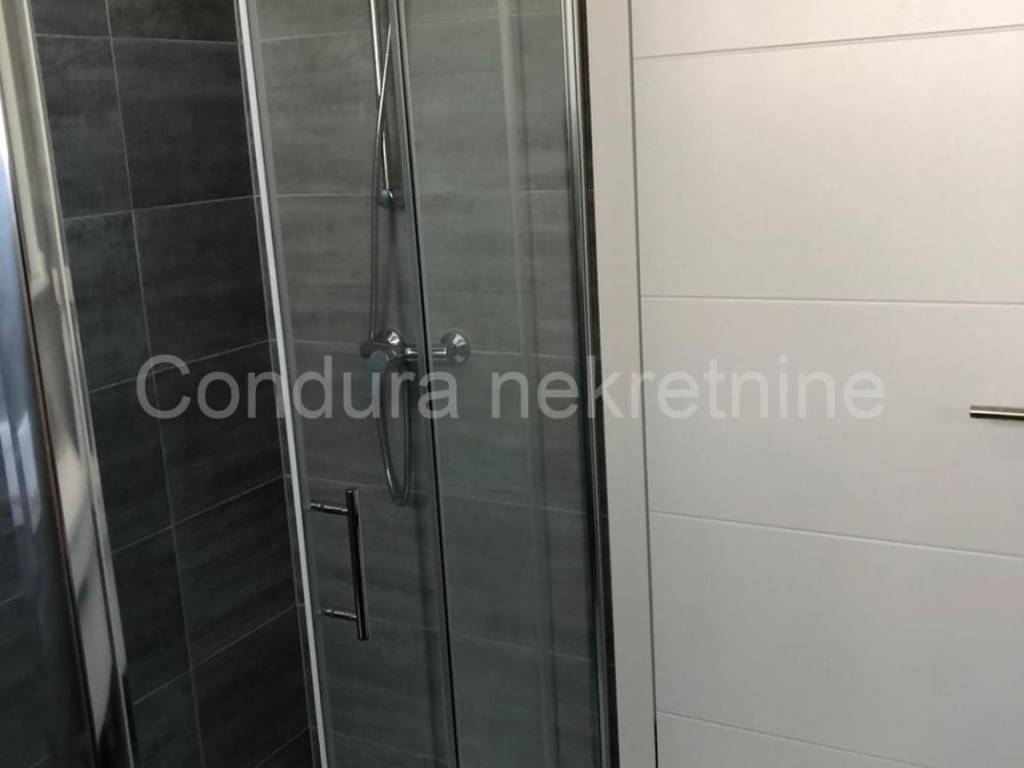 Apartman na moru, Prodaja, Vir, Vir