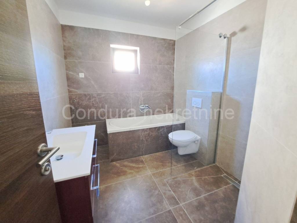 Apartman na moru, Prodaja, Privlaka, Privlaka