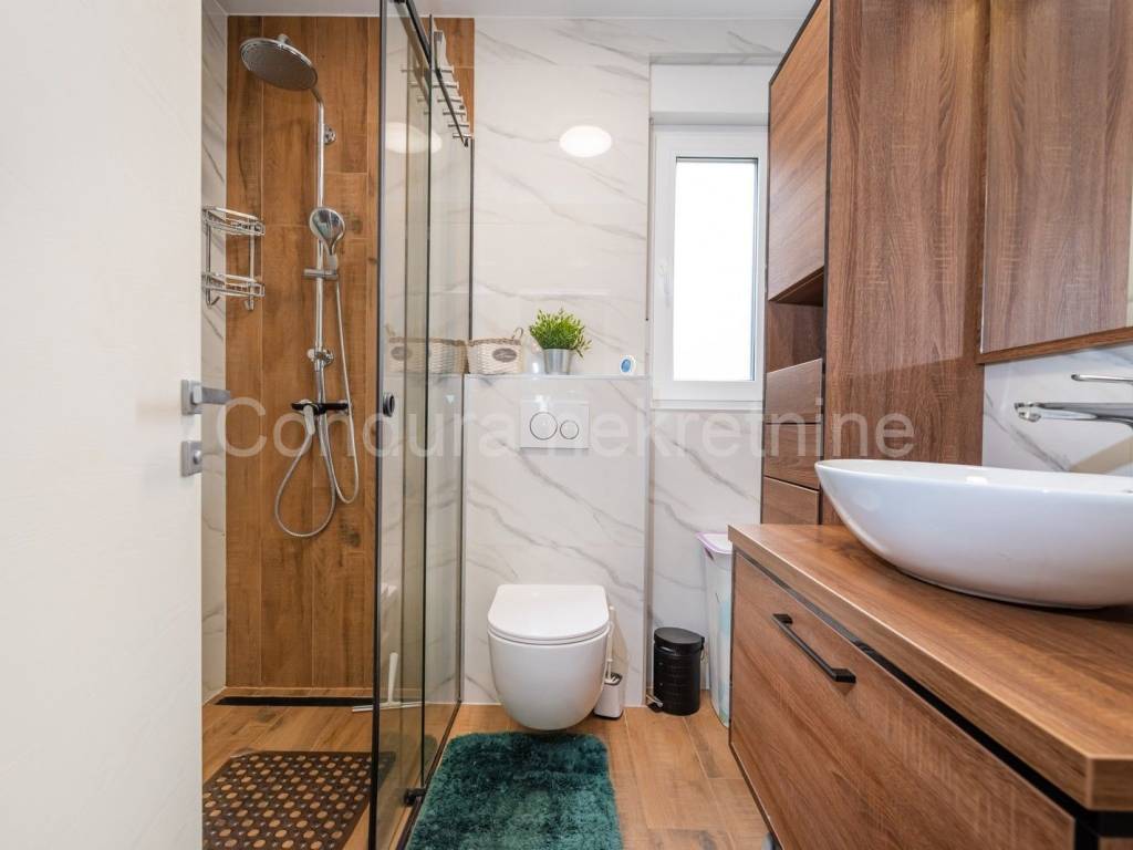 Apartman s okućnicom, Prodaja, Nin, Zaton