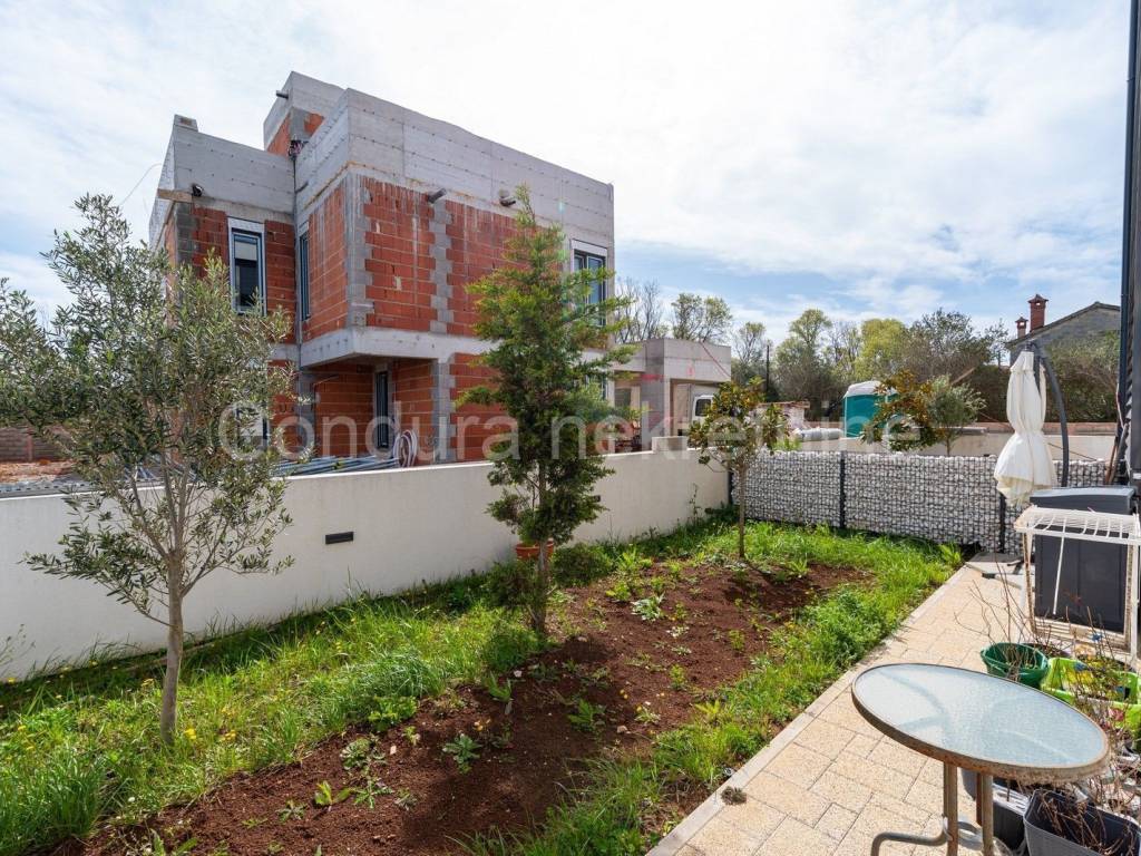 Apartman s okućnicom, Prodaja, Nin, Zaton