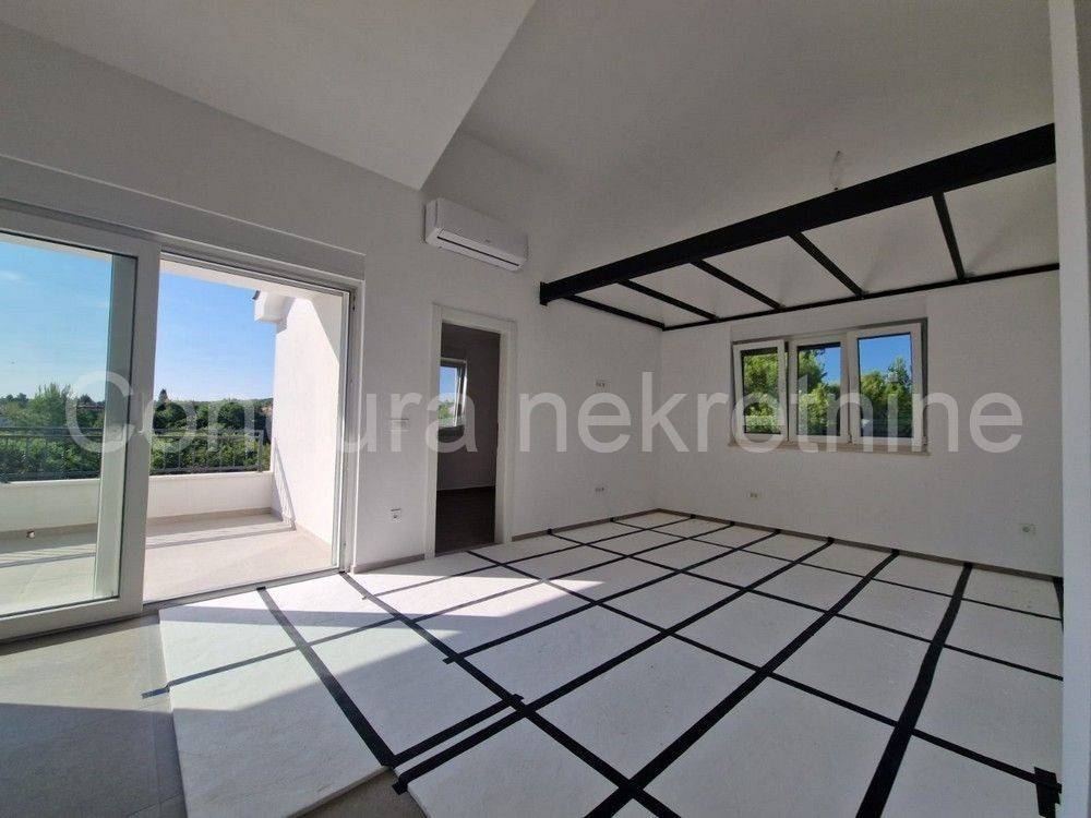 Apartman s okućnicom, Prodaja, Vir, Vir