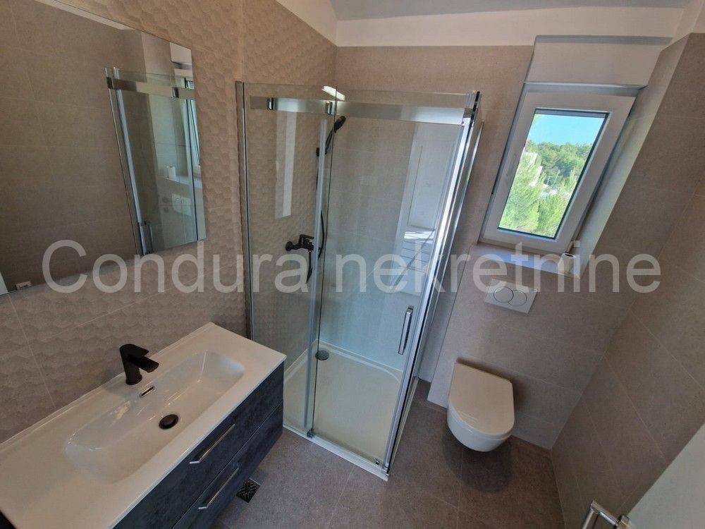 Apartman s okućnicom, Prodaja, Vir, Vir