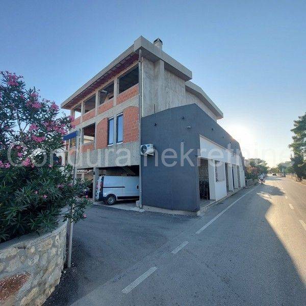 Stambeno poslovni objekt, Prodaja, Vir, Vir