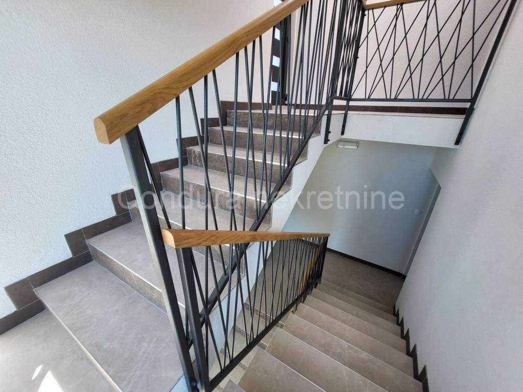 Apartman na moru, Prodaja, Privlaka, Privlaka