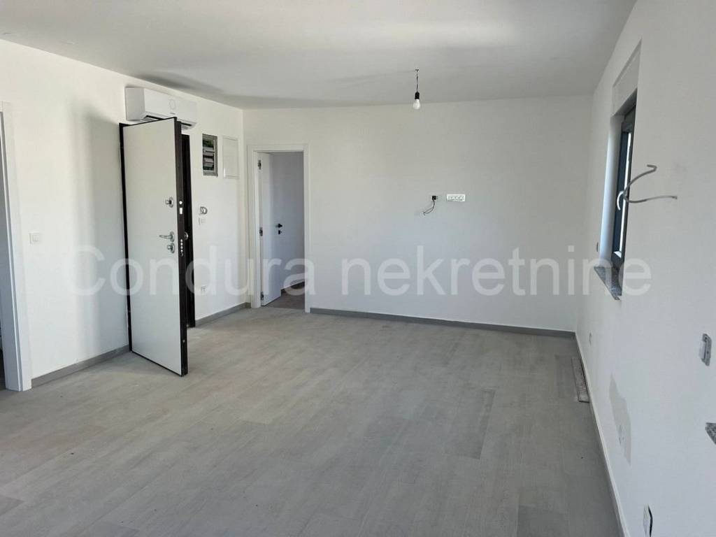 Apartman na moru, Prodaja, Povljana, Povljana