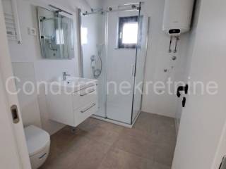 Apartman na moru, Prodaja, Povljana, Povljana