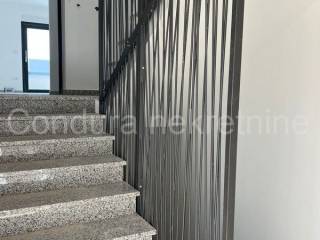 Apartman na moru, Prodaja, Povljana, Povljana