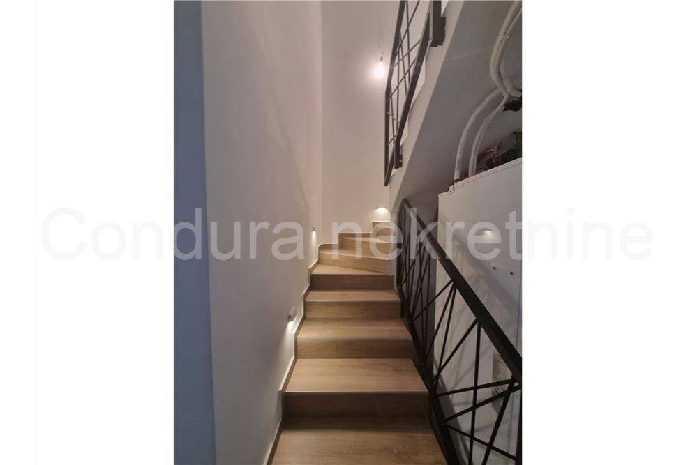Apartman na moru, Prodaja, Povljana, Povljana
