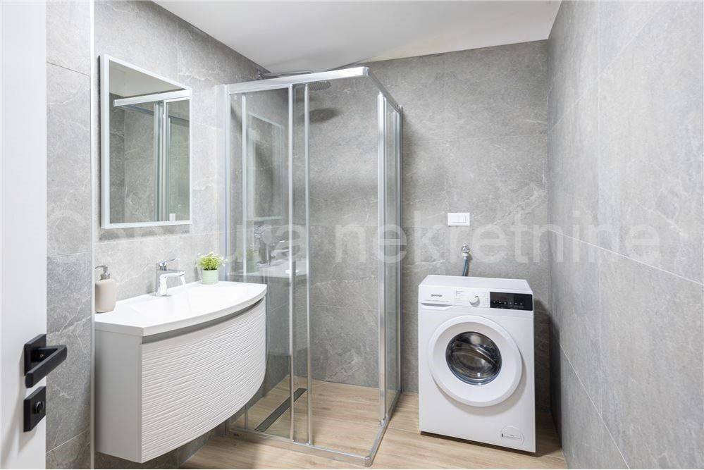 Apartman na moru, Prodaja, Povljana, Povljana