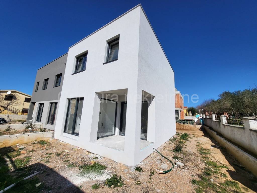 Apartman na moru, Prodaja, Privlaka, Privlaka