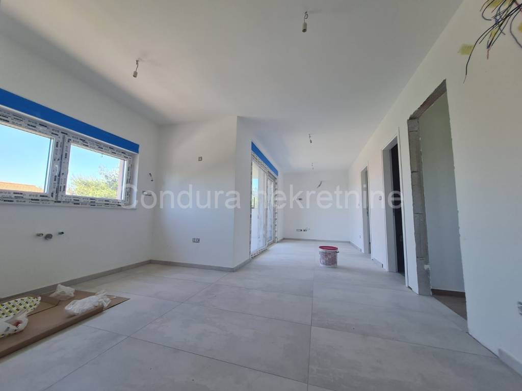 Apartman na moru, Prodaja, Vir, Vir