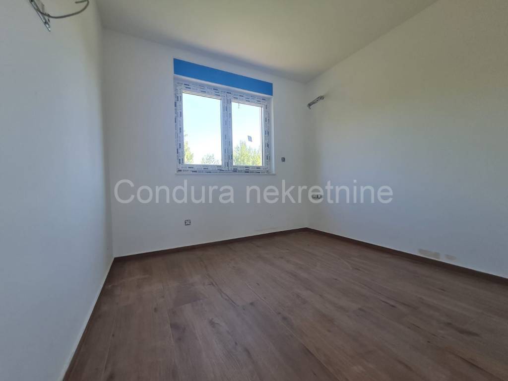 Apartman na moru, Prodaja, Vir, Vir