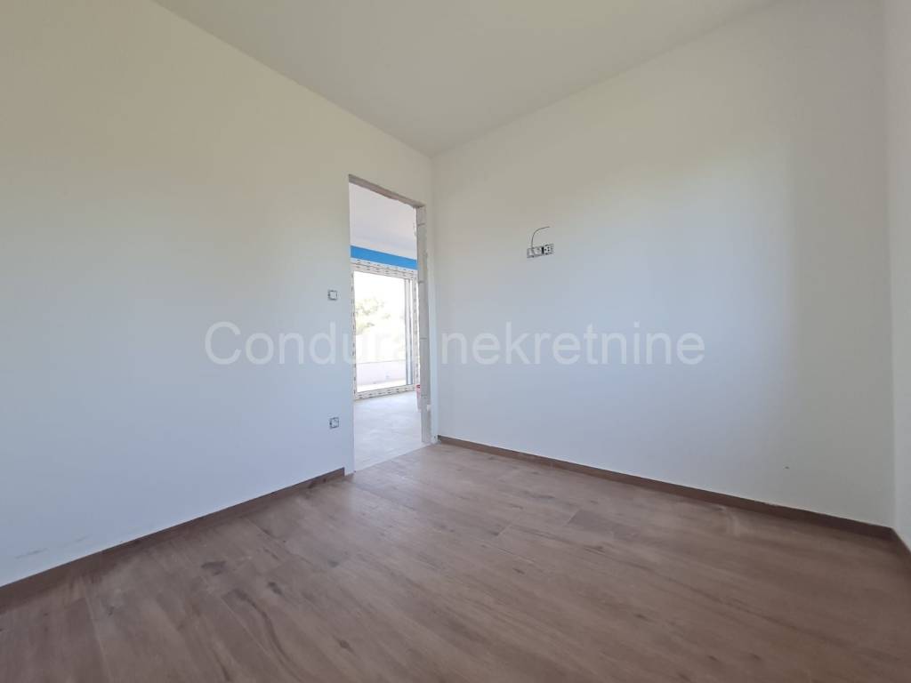 Apartman na moru, Prodaja, Vir, Vir