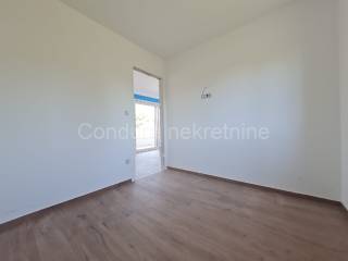 Apartman na moru, Prodaja, Vir, Vir
