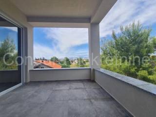 Apartman na moru, Prodaja, Vir, Vir