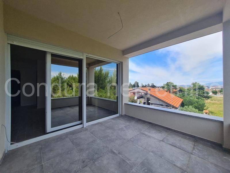 Apartman na moru, Prodaja, Vir, Vir