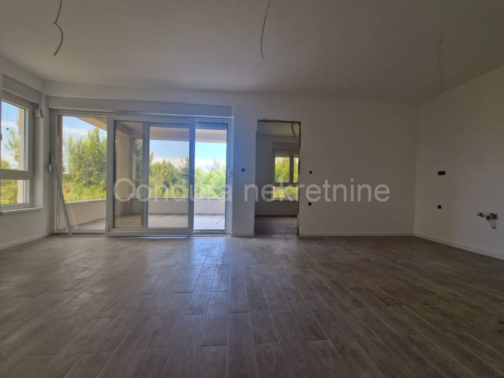 Apartman na moru, Prodaja, Vir, Vir