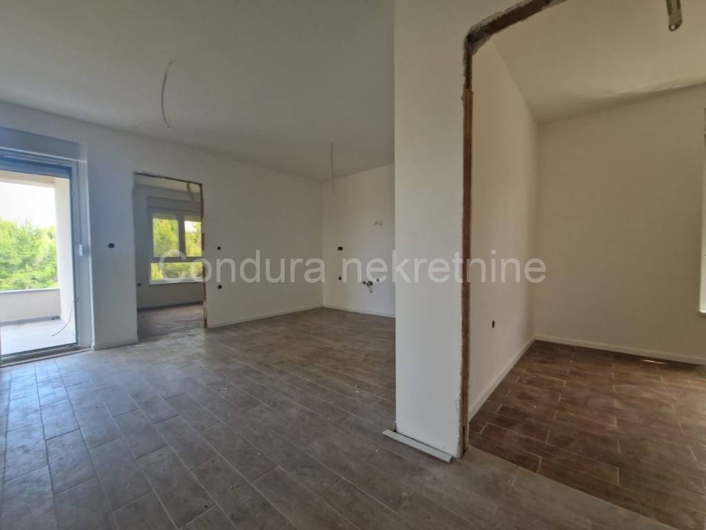 Apartman na moru, Prodaja, Vir, Vir