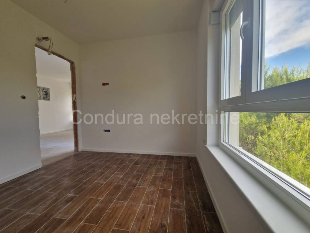 Apartman na moru, Prodaja, Vir, Vir