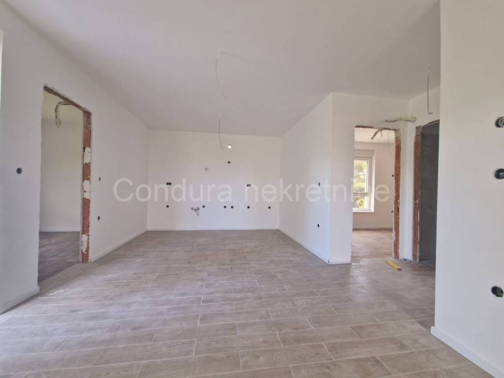 Apartman na moru, Prodaja, Vir, Vir