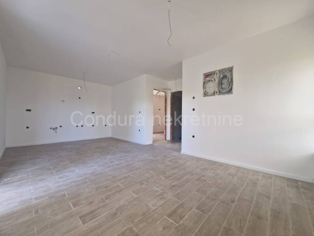 Apartman na moru, Prodaja, Vir, Vir