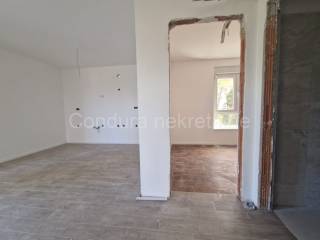 Apartman na moru, Prodaja, Vir, Vir