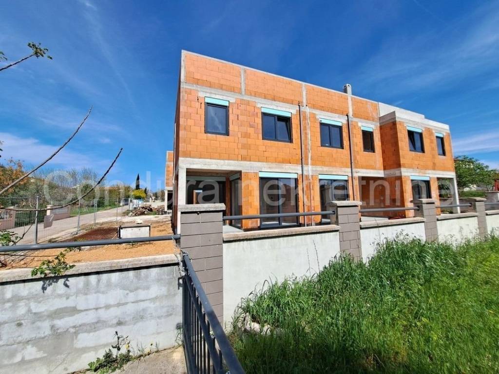 Apartman na moru, Prodaja, Privlaka, Privlaka