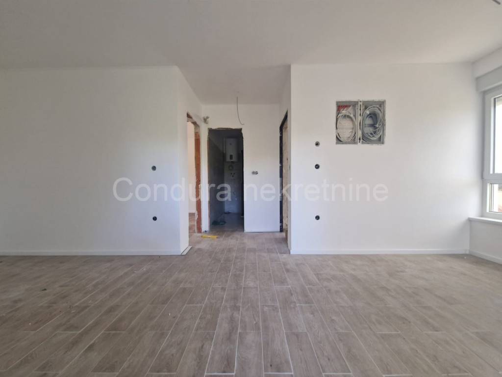 Apartman na moru, Prodaja, Vir, Vir