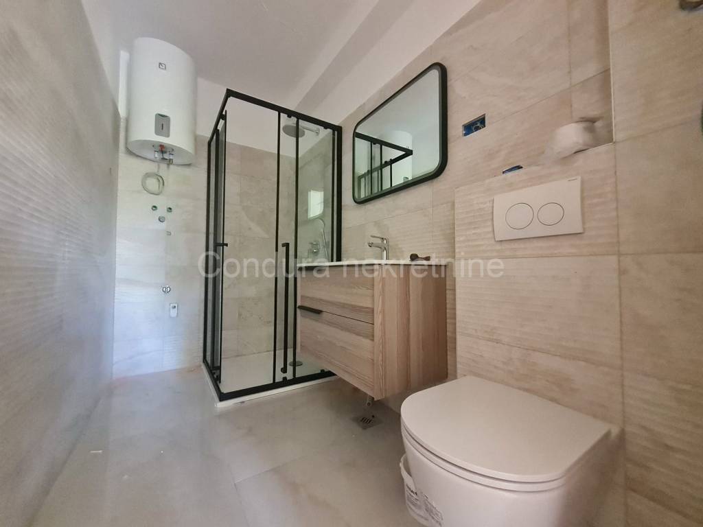 Apartman na moru, Prodaja, Vir, Vir
