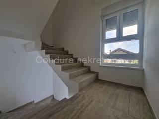 Apartman na moru, Prodaja, Vir, Vir
