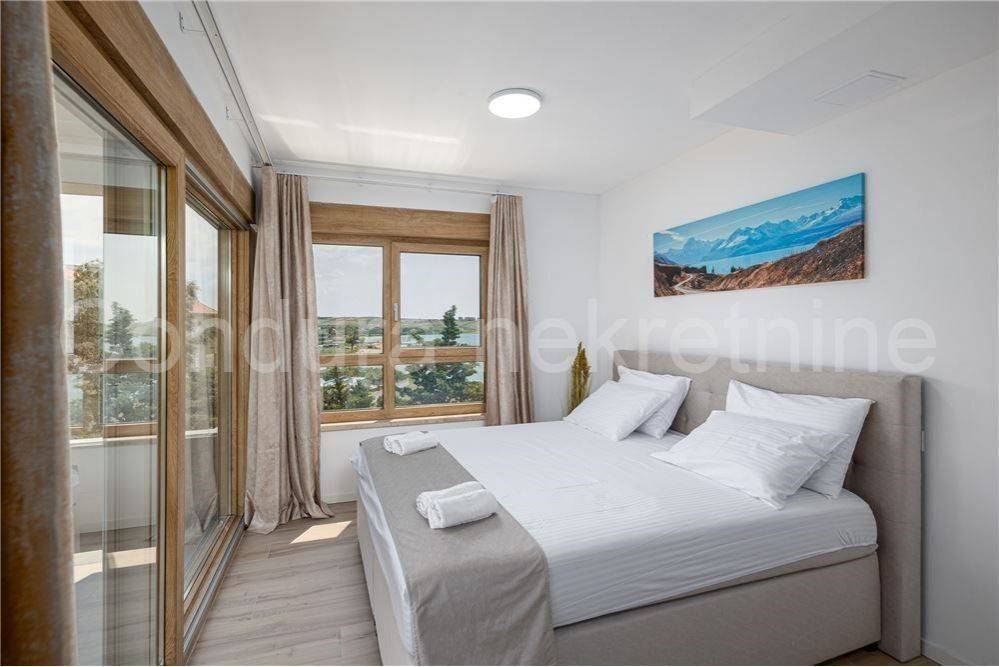 Apartman na moru, Prodaja, Povljana, Povljana