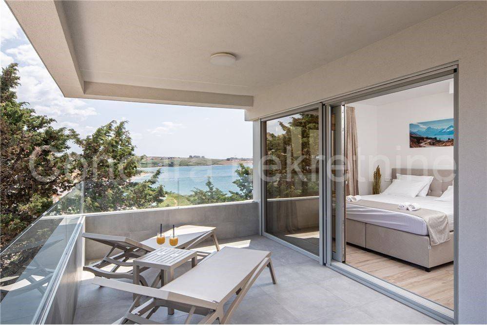 Apartman na moru, Prodaja, Povljana, Povljana