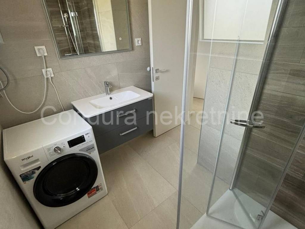 Apartman na moru, Prodaja, Privlaka, Privlaka