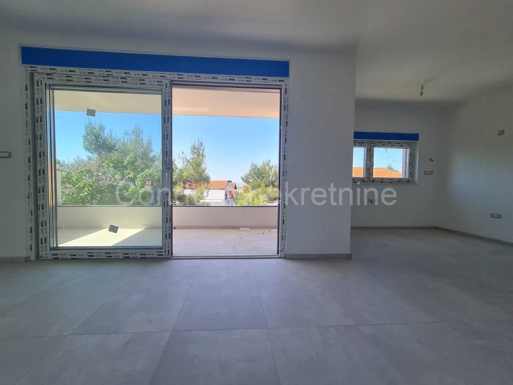 Apartman na moru, Prodaja, Vir, Vir