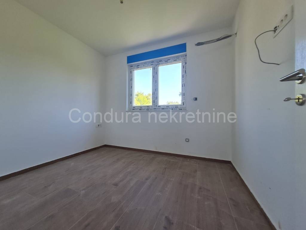 Apartman na moru, Prodaja, Vir, Vir