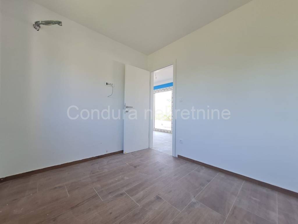 Apartman na moru, Prodaja, Vir, Vir