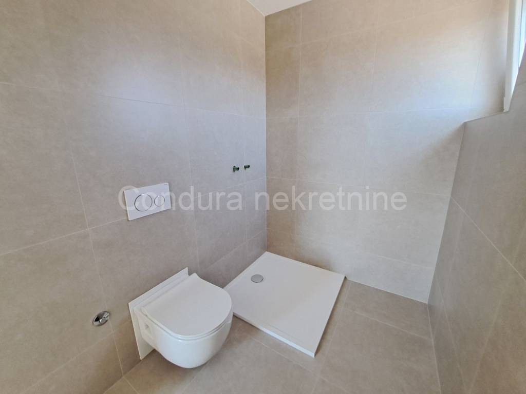 Apartman na moru, Prodaja, Privlaka, Privlaka