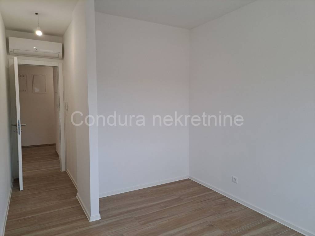 Apartman na moru, Prodaja, Povljana, Povljana