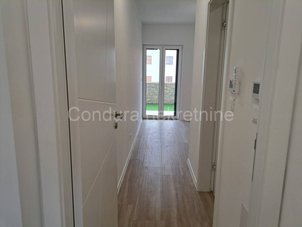 Apartman na moru, Prodaja, Povljana, Povljana