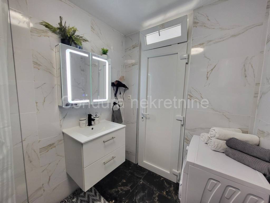 Dvojna kuća, Prodaja, Privlaka, Privlaka