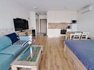 Apartman na moru, Prodaja, Vrsi, Zukve