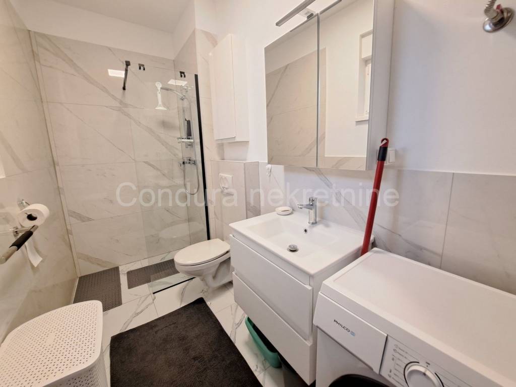 Apartman na moru, Prodaja, Vrsi, Zukve